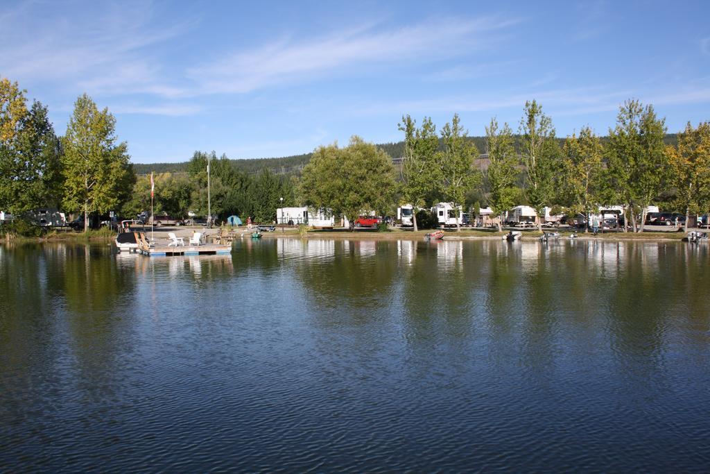 Robert'S Roost Rv Park Resort Quesnel Buitenkant foto