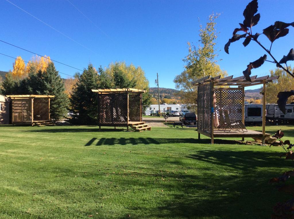 Robert'S Roost Rv Park Resort Quesnel Buitenkant foto